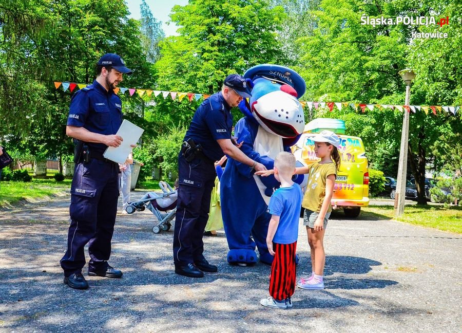 Dzielnicowi spotkali się z dziećmi na pikniku rodzinnym