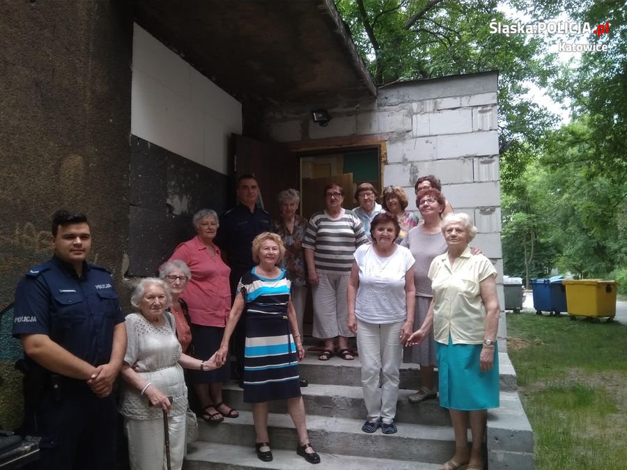 Dzielnicowi rozmawiali z seniorami o bezpieczeństwie