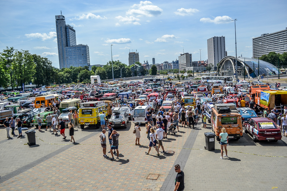 Złombol 2019 ruszył w trasę, byliśmy na starcie! [ZDJĘCIA + FILM]