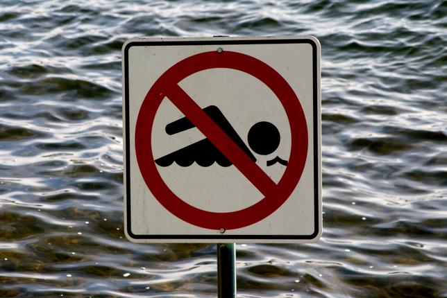 Zakaz kąpieli - Stawy w Świętochłowicach nie są przeznaczone do kąpieli