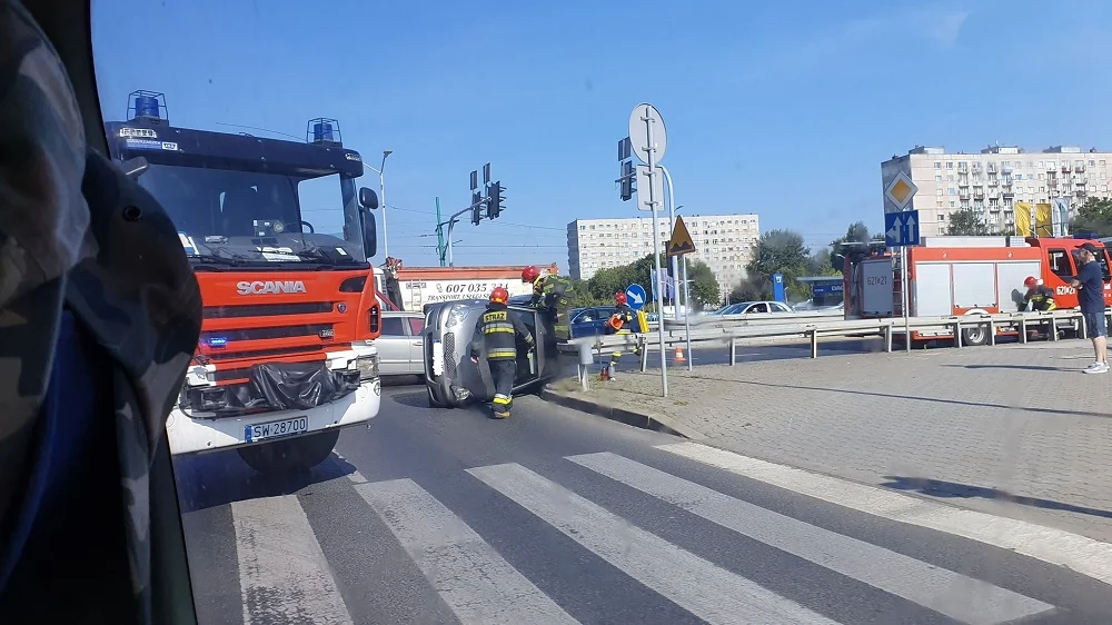 W rejonie skrzyżowania DTŚ z ul. Bytomską doszło do kolizji!