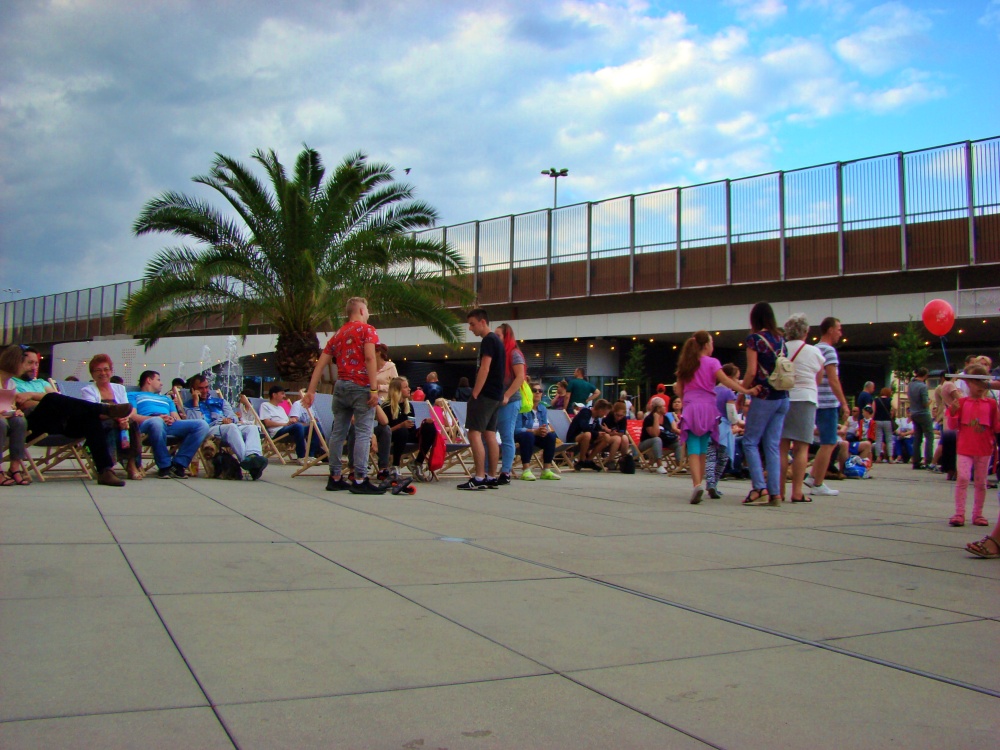 Nowy rynek w Chorzowie oficjalnie otwarty. Zobaczcie jak było
