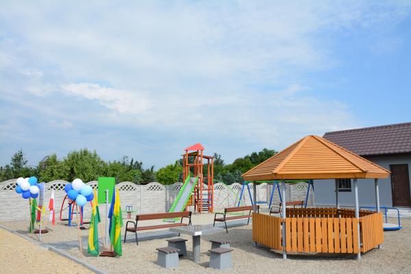 Nowy plac zabaw w Rodzinnych Ogrodach Działkowych "Wiśnia"