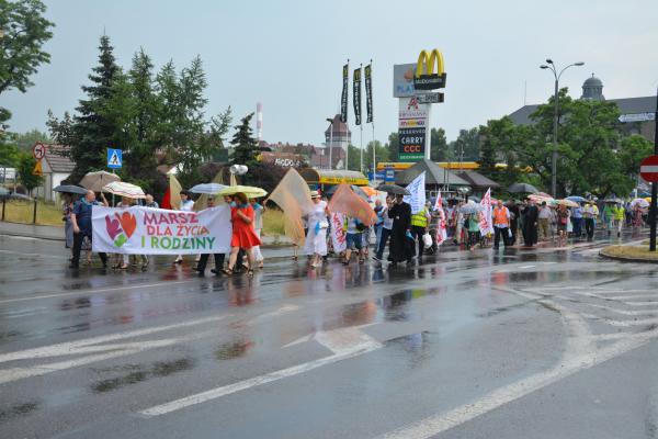 Ulicami Zabrza przeszedł "Marsz dla Życia i Rodziny"