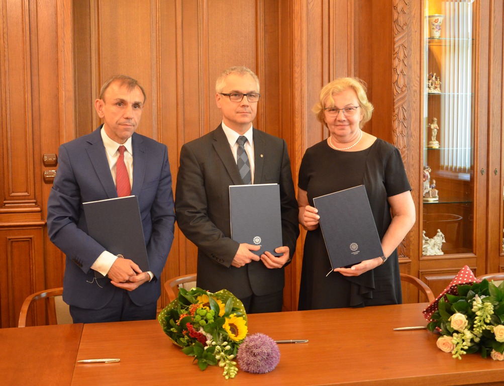 Zespół Szkół nr 10 podpisał porozumienie z Politechniką Śląską