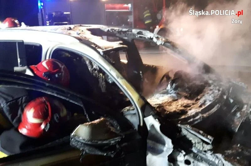 W Żorach spłonęło Audi warte 300 tys. złotych. Policja wyjaśnia okoliczności zdarzenia