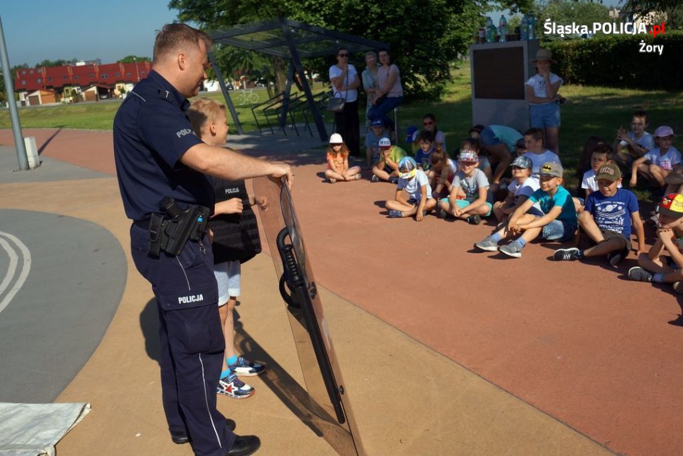 Prawie 50 uczniów spotkało się z policjantami na terenie Miasteczka Ruchu Drogowego