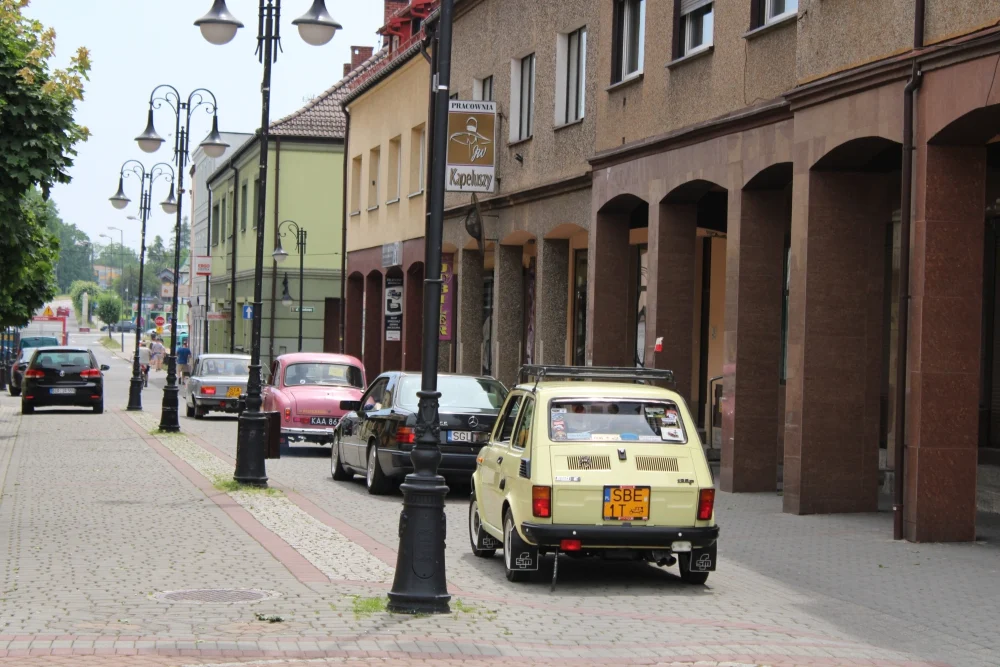 klasyczne samochody przejechały przez Żory 62