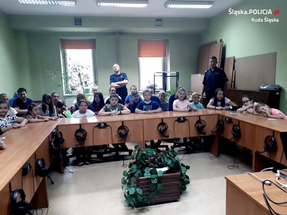 "Kręci mnie bezpieczeństwo...nad wodą" - półkolonie w rudzkim MDK