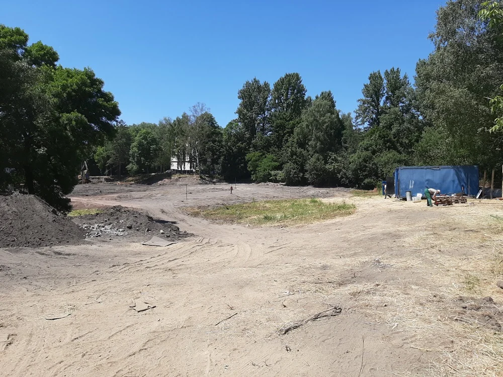 Hale przy Czarnoleśnej 3