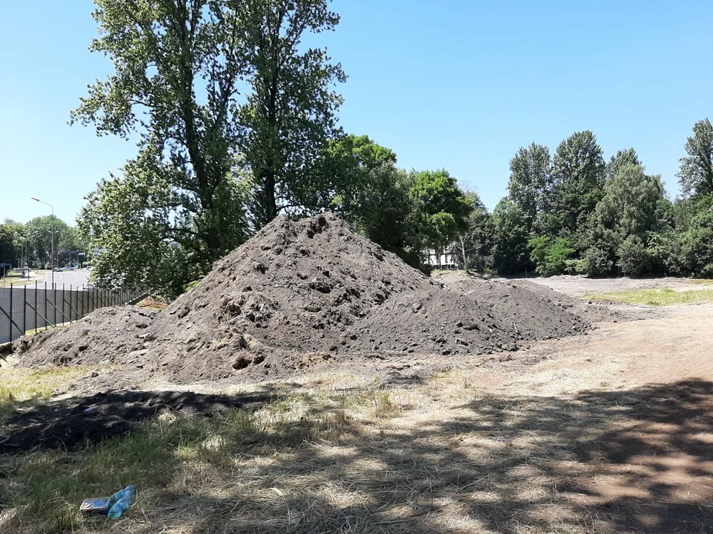 Hale przy Czarnoleśnej 4