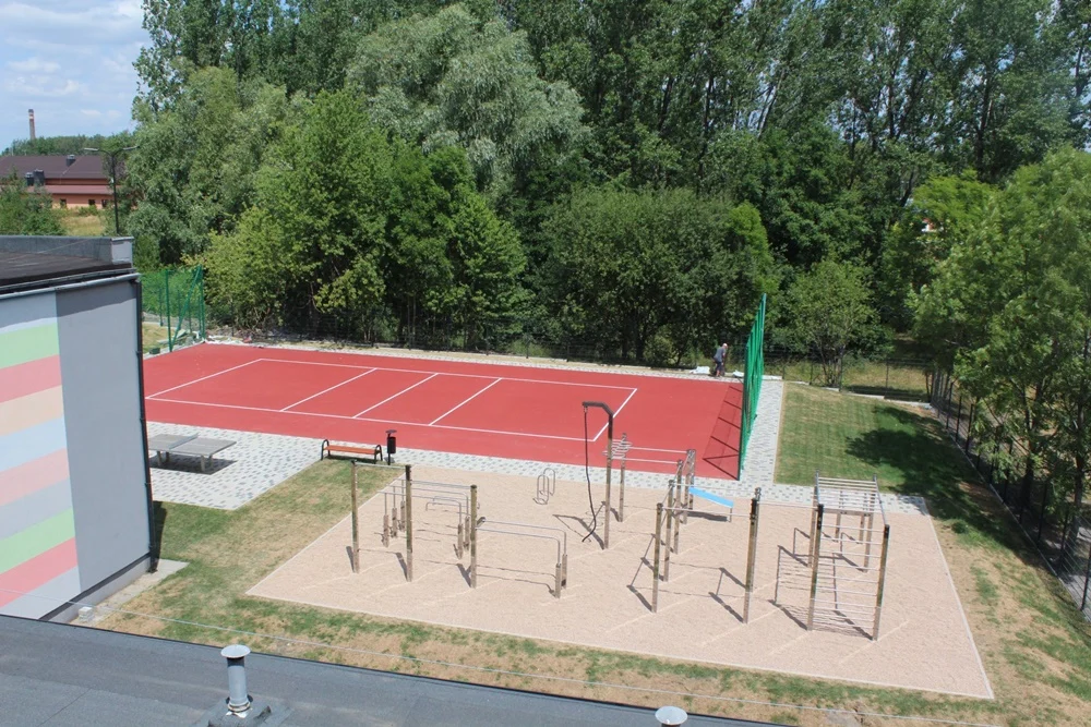 Przy Zespole Szkół Ponadgimnazjalnych nr 2 w Czarnym Lesie powstaje nowy kompleks boisk