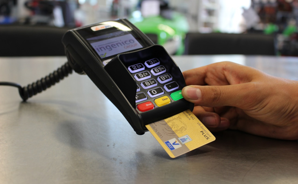 Koniec płatności kartą bez PIN-u? UE zaostrza przepisy