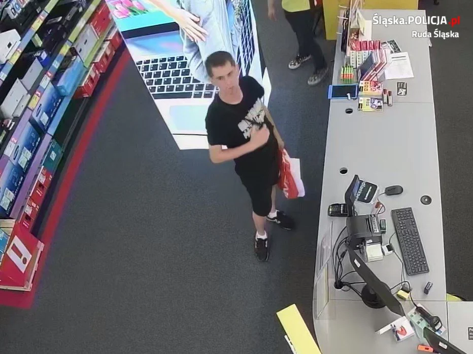 Publikujemy wizerunek sprawcy kradzieży. Rozpoznajesz go?