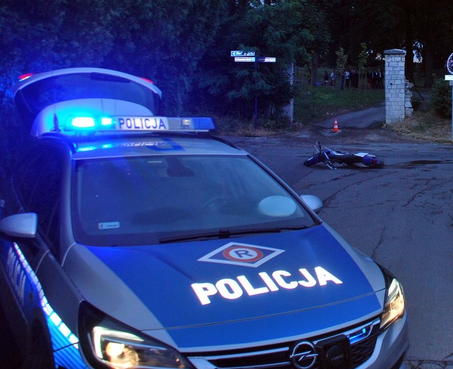 Pościg zakończony zatrzymaniem poszukiwanego 38-latka. Co grozi motocykliście?