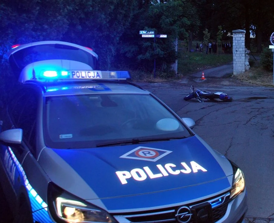 Pościg zakończony zatrzymaniem poszukiwanego 38-latka. Co grozi motocykliście?