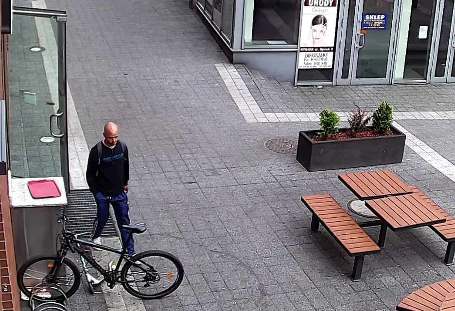 Mężczyzna ukradł rower. Rozpoznajesz?