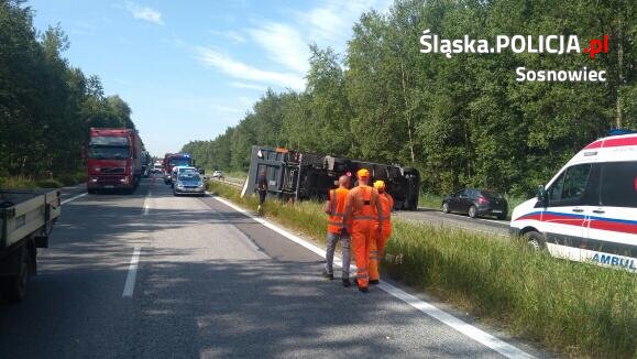 Intensywne czynności po kolizji na trasie S1