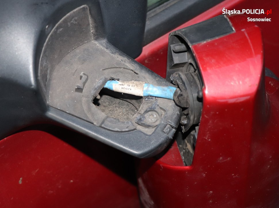 Pijani wandale zniszczyli 3 samochody