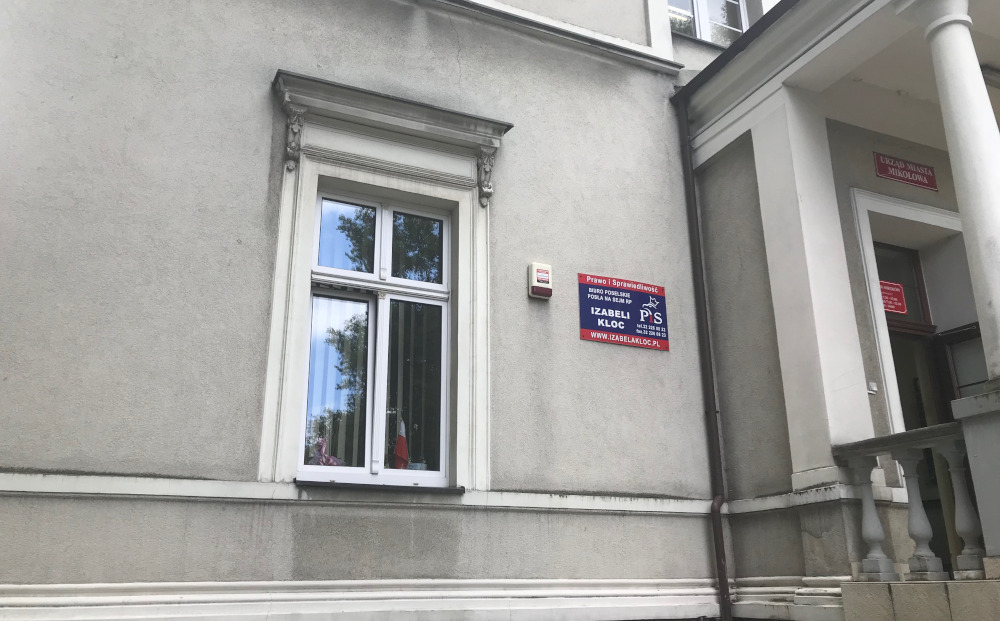 Europosłanka wyrzucona z Białego Domku? Afera wokół biura poselskiego Izabeli Kloc