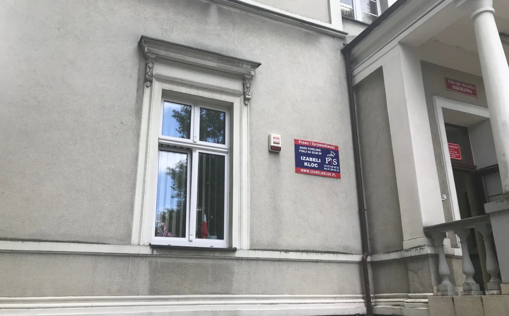 Europosłanka wyrzucona z Białego Domku? Afera wokół biura poselskiego Izabeli Kloc