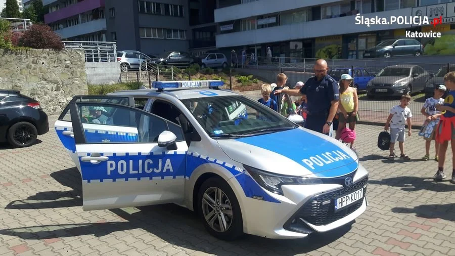 "Bezpieczne wakacje" z dzielnicowymi z Katowic