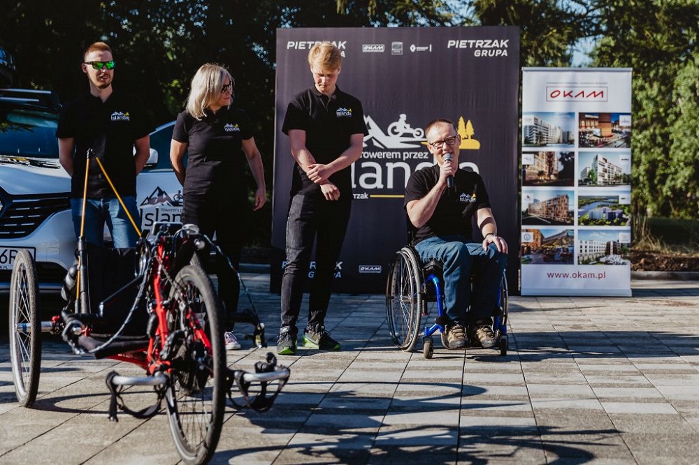 Na rowerze ręcznym, chce przejechać Islandię ze wschodniego wybrzeża na zachodnie
