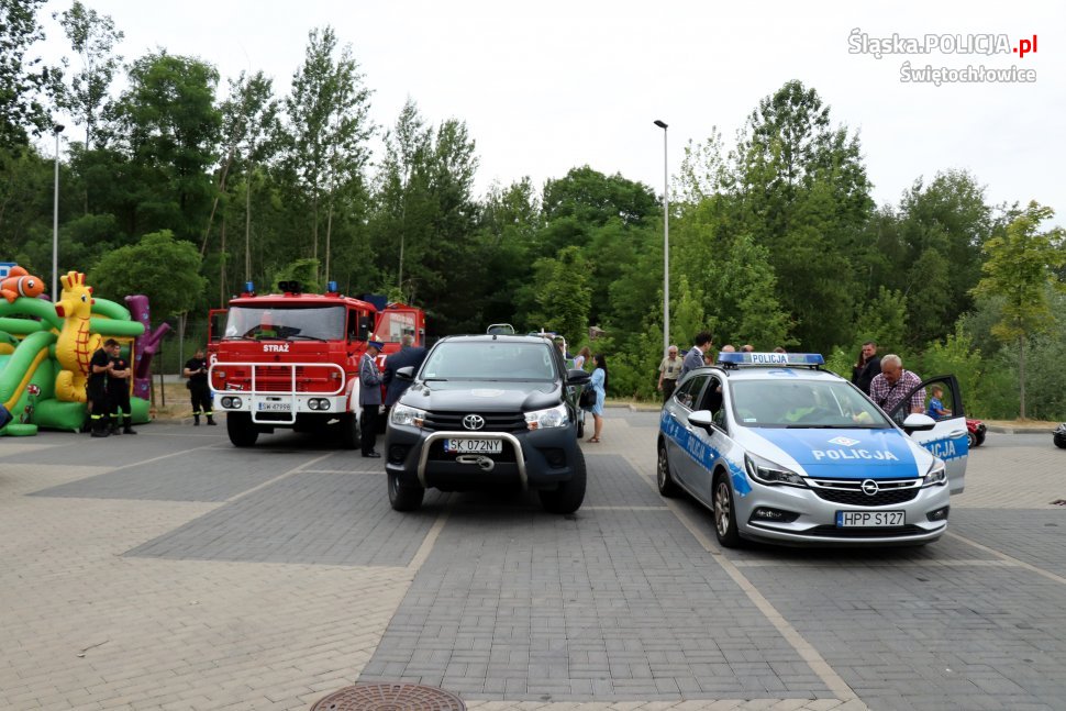 Świętochłowiccy policjanci przyłączyli się do charytatywnej zbiórki dla Bartusia