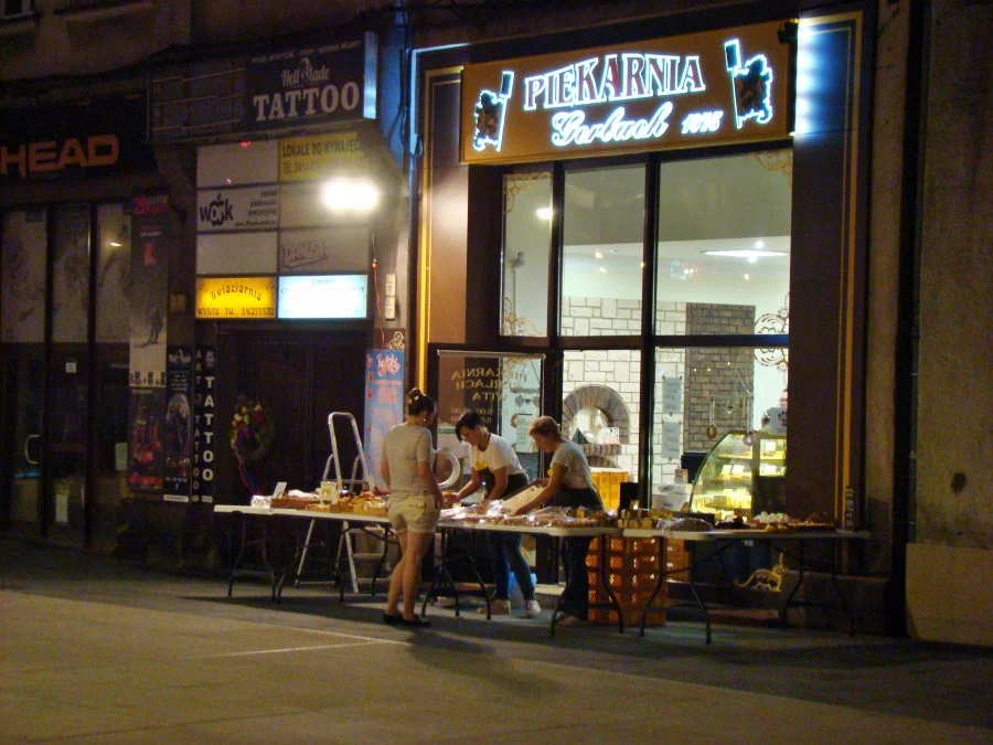 Nocny Market 1