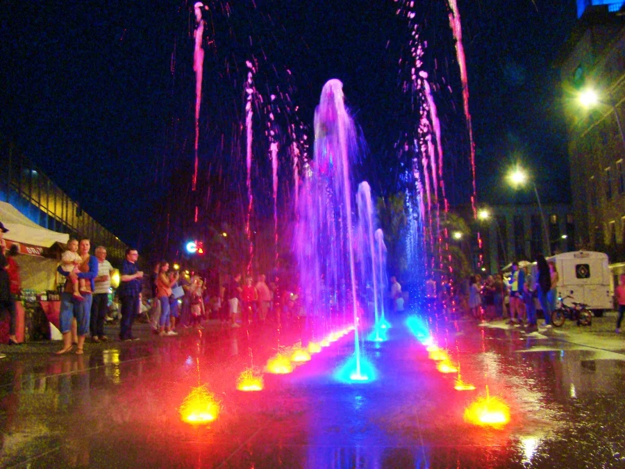 Nocny Market 4