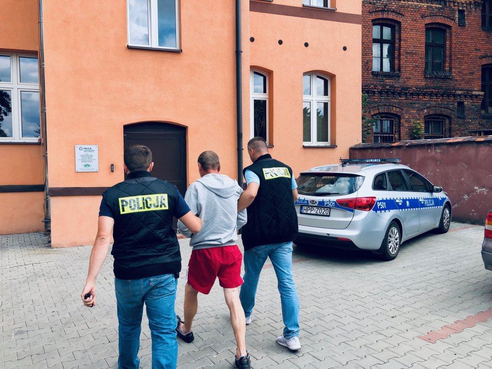 Zabrze: Najpierw razem spożywali alkohol, a potem okradli 53 - latka