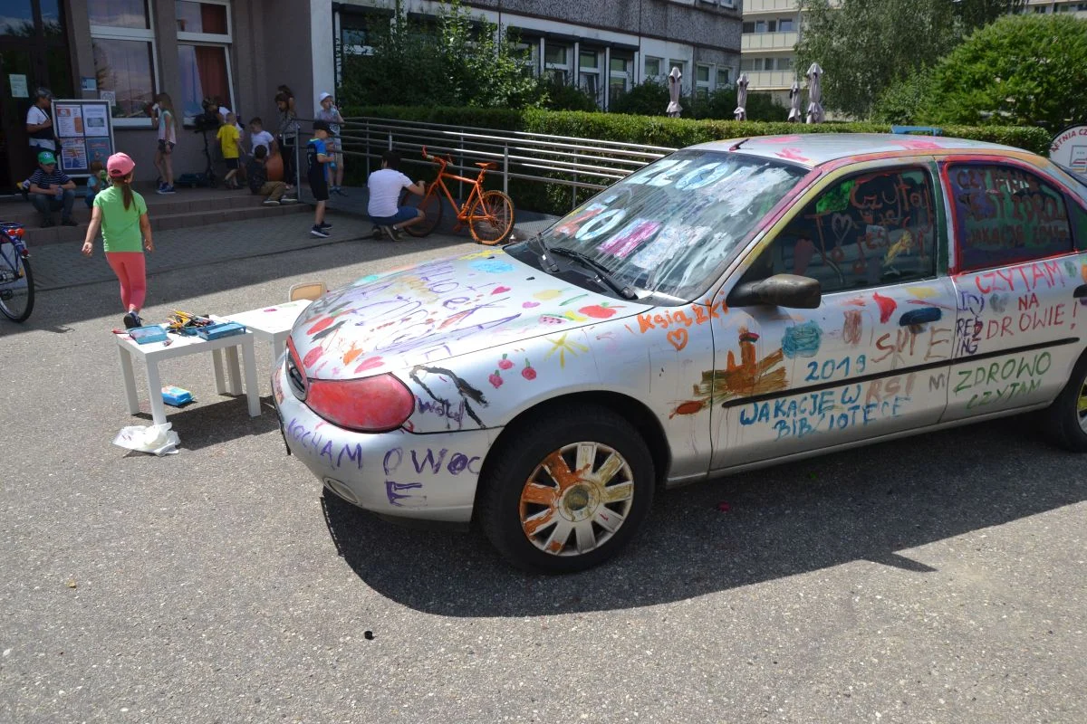 wakacje-w-bibliotece-w-zdrowym-cele-zdrowy-duch 6