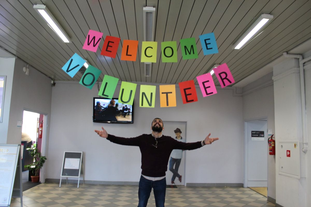 Wolontariusze w żorskiej bibliotece 4