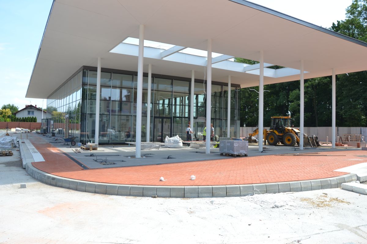 Budowa centrum przesiadkowego opóźnia się