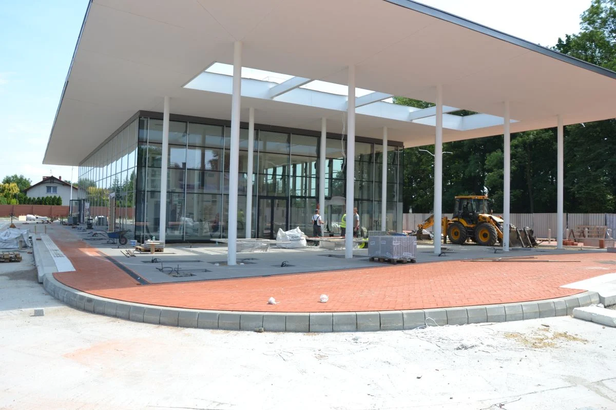 Budowa centrum przesiadkowego opóźnia się