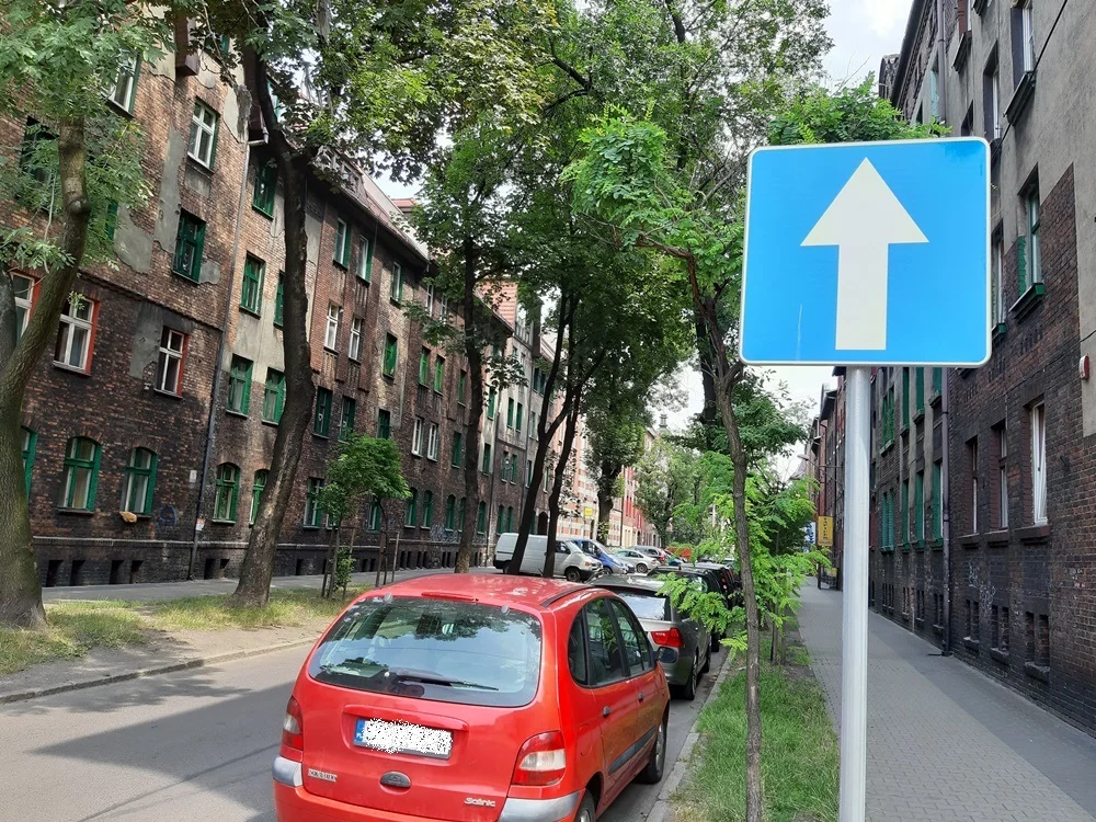 Nowa ulica jednokierunkowa. Kierowcy jeżdżą na pamięć