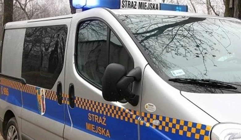 Straż Miejska uratowała psa oraz... jeża