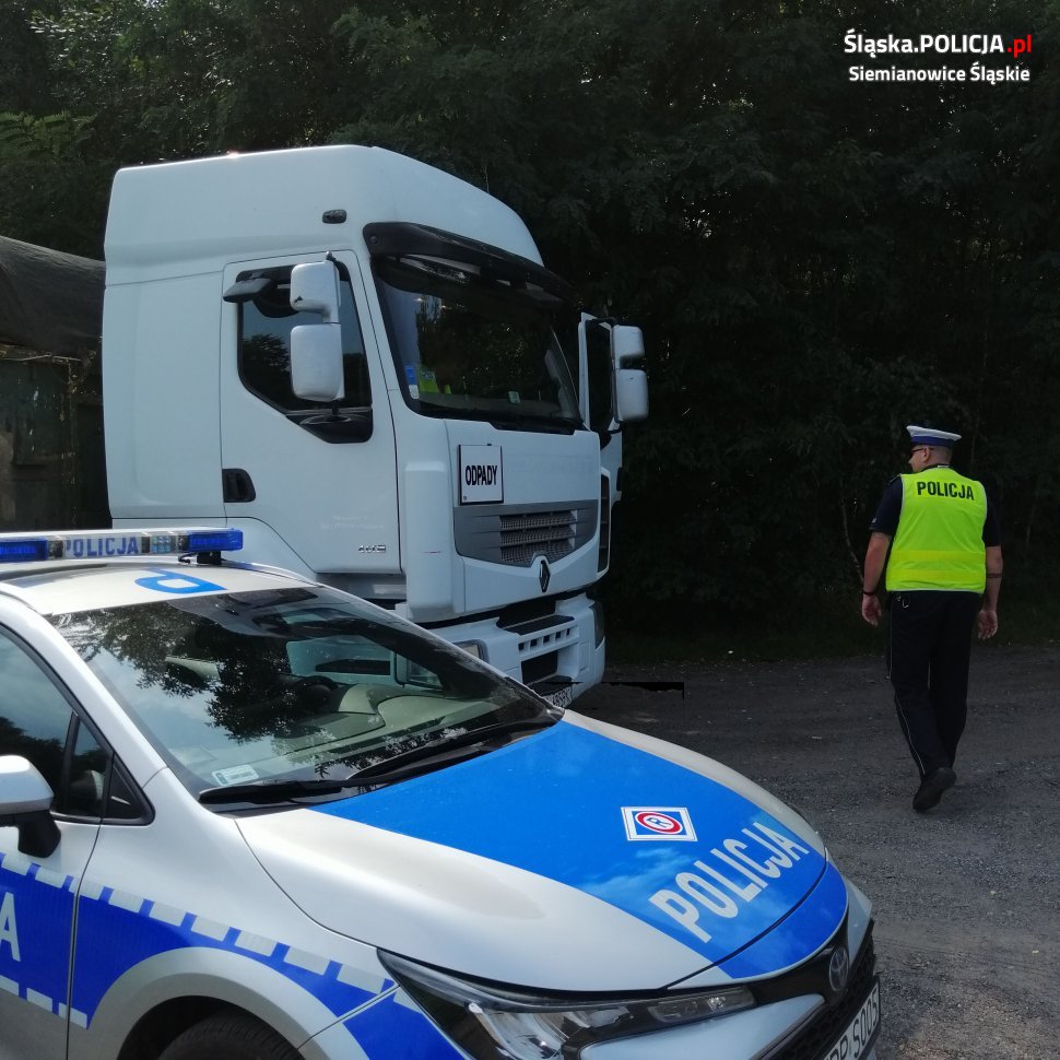 Działania drogówki wymierzone przeciwko transportowi i składowaniu nielegalnych odpadów