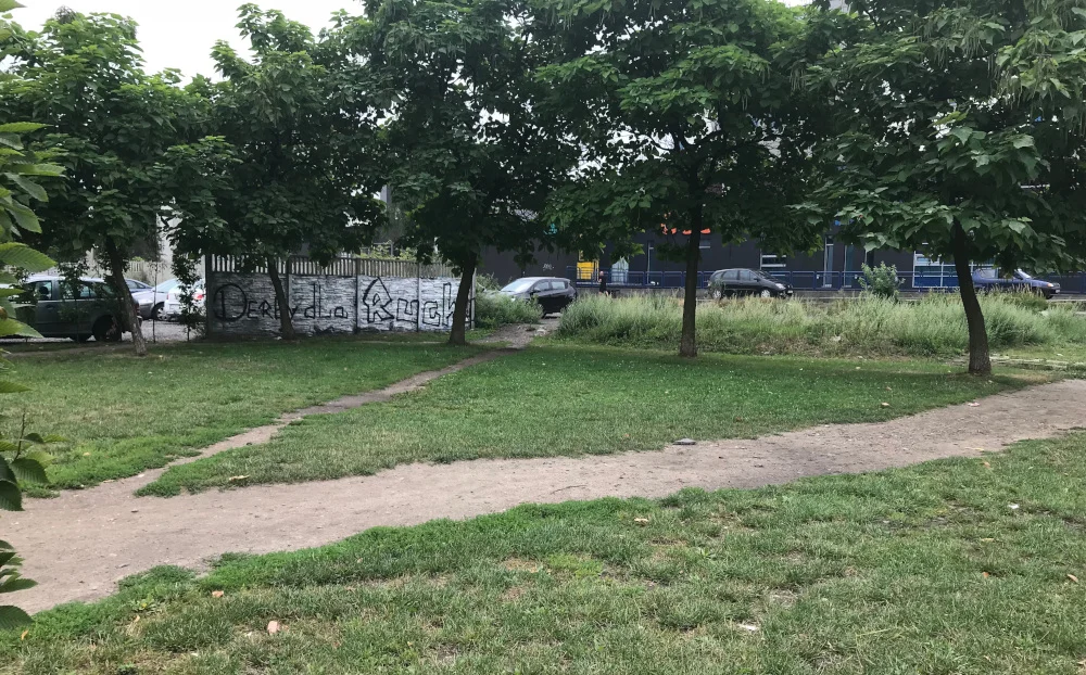 skwer przy placu 750-lecia_centrum mikolowa