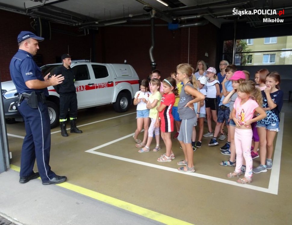 Dzielnicowy z profilaktyką wśród najmłodszych w ramach akcji "Kręci mnie bezpieczeństwo"