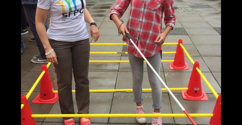 Chcesz się przekonać, jak to jest być osobą głuchoniewidomą? Przyjdź na Plac Kwiatowy