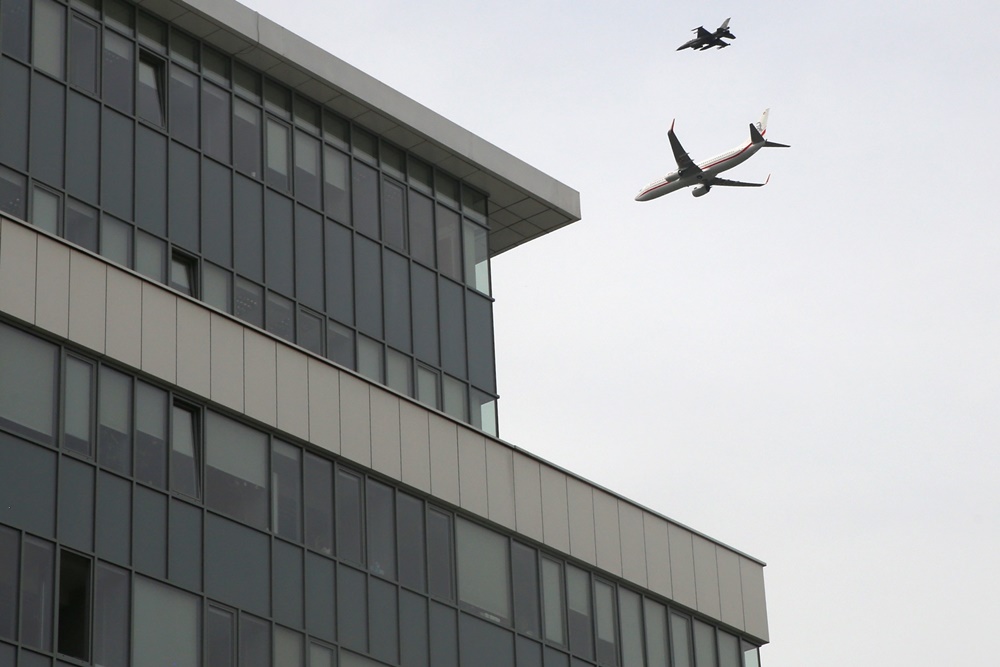 Helikoptery nad miastem 5