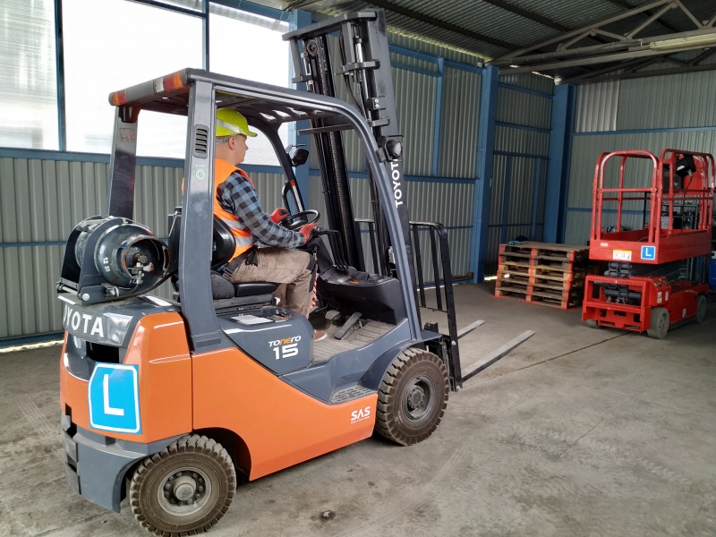 Kurs na wózki widłowe Katowice. Cena promocyjna