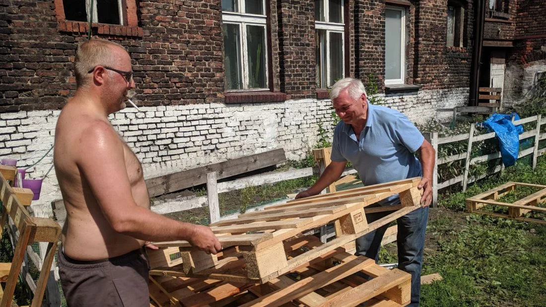 Mieszkańcy z kamienicy przy ul. Świdra z pomocą RAŚ stworzyli drugi w mieście Plac Śląski