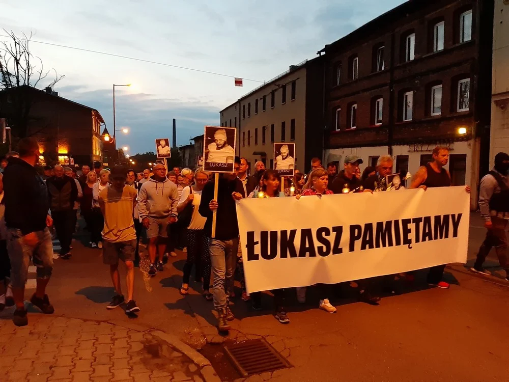 Kilkaset osób przeszło w marszu ku pamięci zamordowanego Łukasza Porwolika