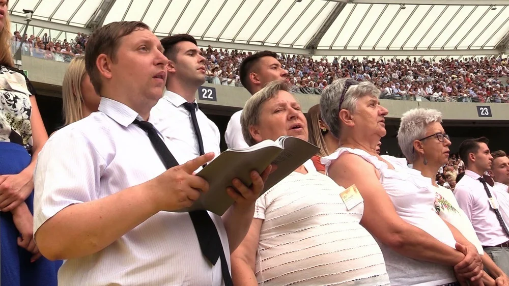 "Miłość nigdy nie zawodzi", czyli kongres Świadków Jehowy na Stadionie Śląskim