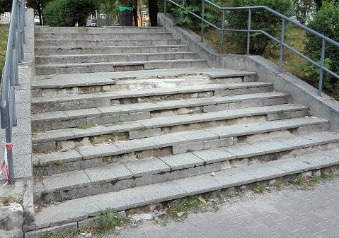 Schody na Skwerze Jerzego Wyrobka przejdą remont