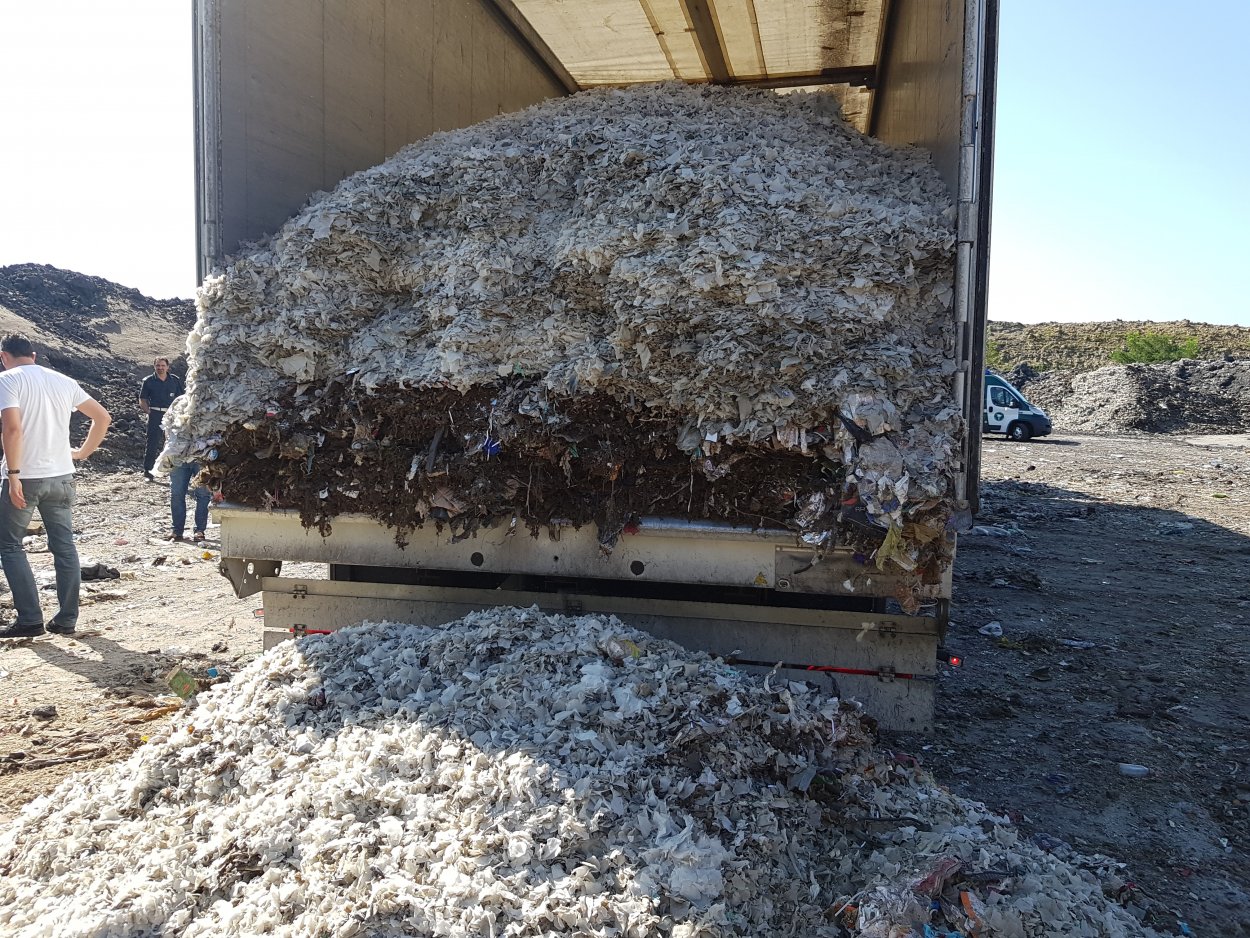 Na autostradzie A1 w Zabrzu zatrzymano ciężarówkę nielegalnie przewożącą odpady z Niemiec!
