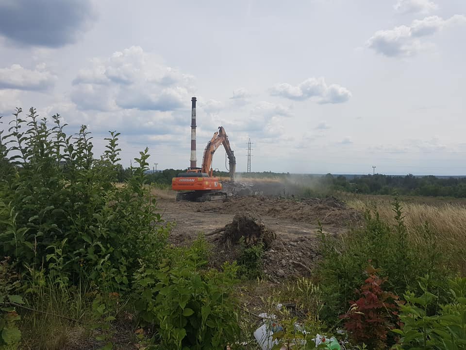 Pancerna kopuła z rozebranego schronu trafiła do Muzeum Wojska w Białymstoku