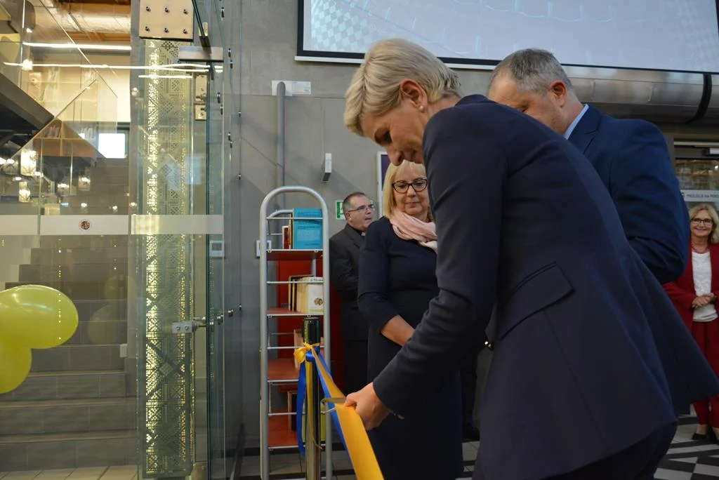 Stacja Biblioteka nareszcie otwarta! 6